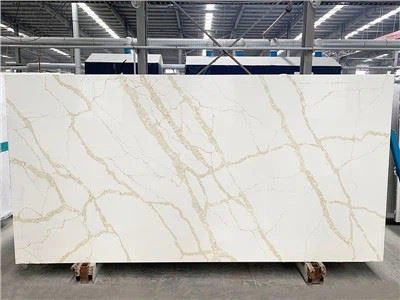 Tấm thạch anh vân vàng Calacatta