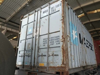 Tám container được tải và vận chuyển đến Brazil trong một ngày